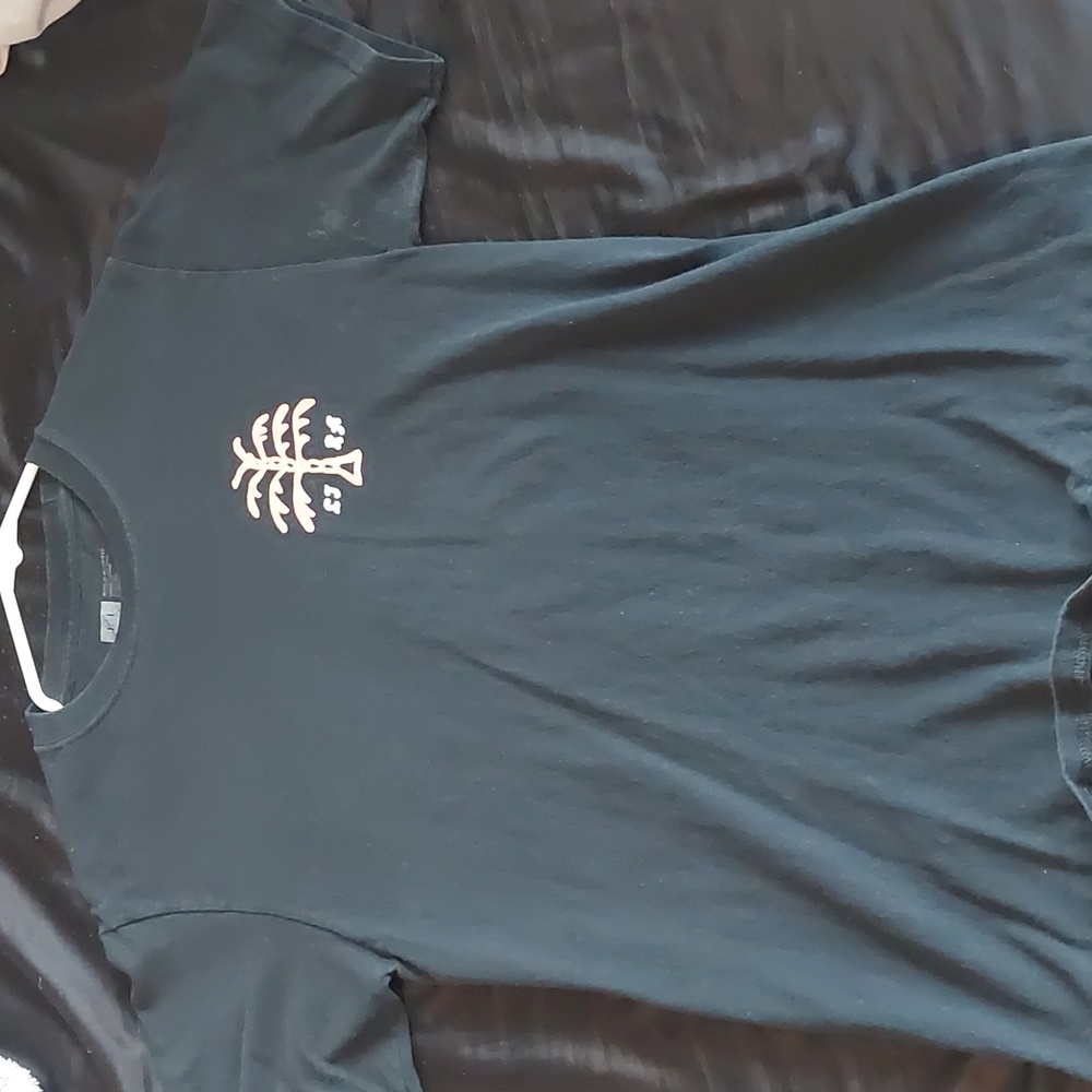 Black Tee
